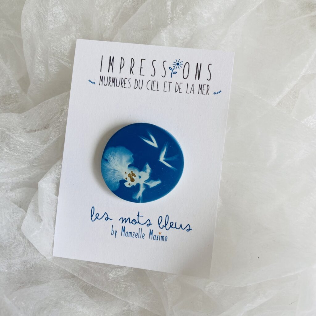 Les Mots Bleus - Broche 'En voyage'